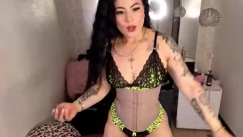 Snapshot of lizha_milf chatting on 11/06/25, 05:25 Lizha online show from 11/06/25, 05:25