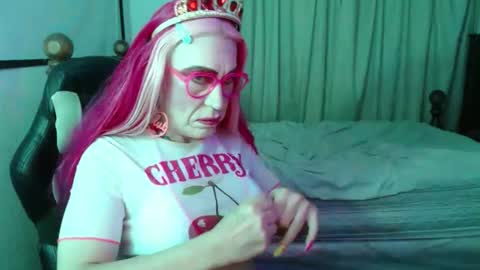 Snapshot of lizicherystrawbery chatting on 04/12/26, 10:09 Lizi Chery Strawbery online show from 04/12/26, 10:09