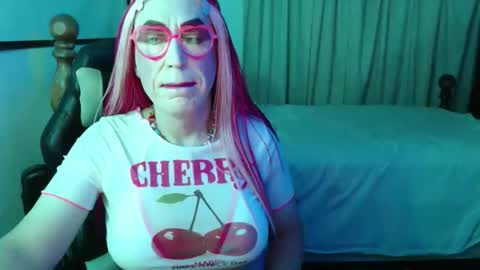 Snapshot of lizicherystrawbery chatting on 04/19/26, 09:30 Lizi Chery Strawbery online show from 04/19/26, 09:30