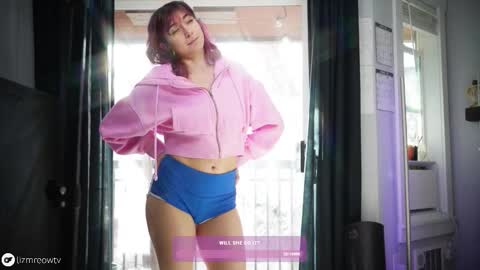 Snapshot of lizmreow chatting on 02/23/26, 10:18 Liselle online show from 02/23/26, 10:18