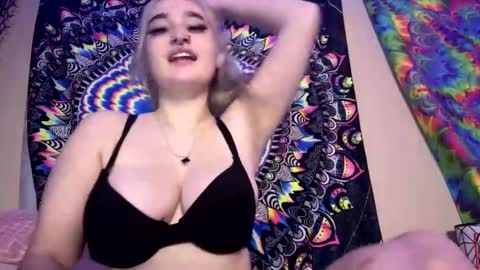 Snapshot of lizz44887 chatting on 02/08/25, 07:49 Lizz online show from 02/08/25, 07:49