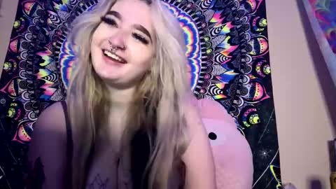 Snapshot of lizz44887 chatting on 02/23/25, 11:33 Lizz online show from 02/23/25, 11:33