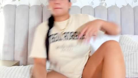 Snapshot of lizz_bunny chatting on 02/21/26, 10:00 LIZZ online show from 02/21/26, 10:00