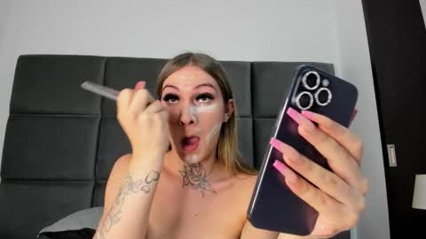 Snapshot of lizz_luna chatting on 10/04/25, 03:21 lizz_luna online show from 10/04/25, 03:21