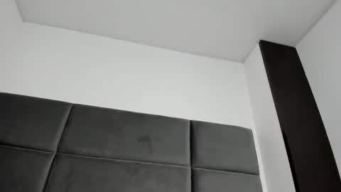 Snapshot of lizz_luna chatting on 10/23/25, 02:27 lizz_luna online show from 10/23/25, 02:27