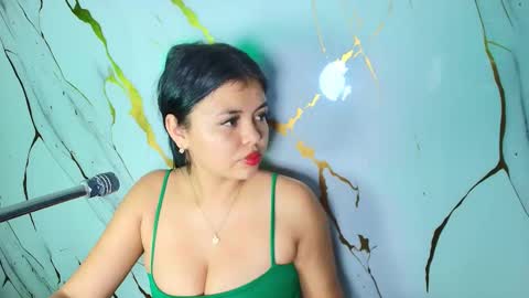 Snapshot of lizz_tender chatting on 12/04/25, 12:03 Lizz online show from 12/04/25, 12:03