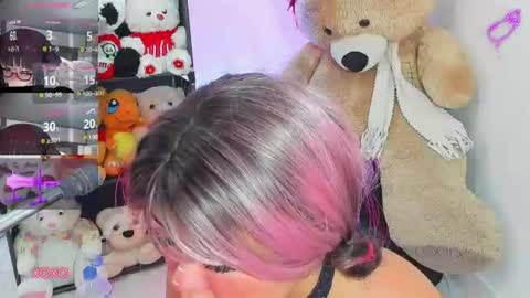 Snapshot of lizz_tender chatting on 06/18/26, 12:20 Lizz online show from 06/18/26, 12:20