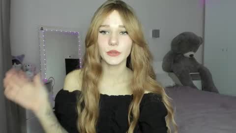Snapshot of lizza_a chatting on 03/16/26, 06:45 lizza_a online show from 03/16/26, 06:45