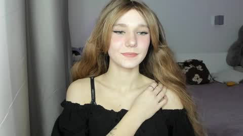 Snapshot of lizza_a chatting on 03/24/26, 06:24 lizza_a online show from 03/24/26, 06:24