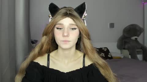 Snapshot of lizza_a chatting on 04/10/26, 05:17 lizza_a online show from 04/10/26, 05:17