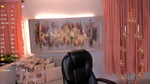 Snapshot of lizzhamilton_ chatting on 02/14/25, 02:28 Lizzi  online show from 02/14/25, 02:28