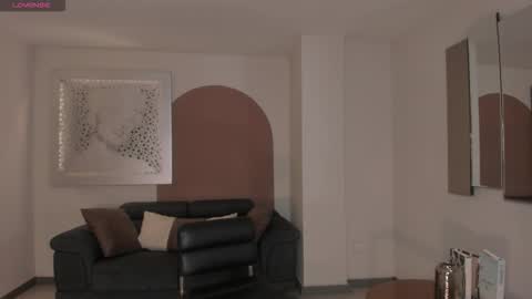 Snapshot of lizzhamilton_ chatting on 11/15/25, 08:05 Lizzi online show from 11/15/25, 08:05