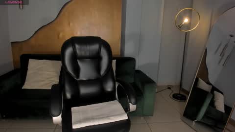 Lizzi  online show from 02/04/26, 09:09