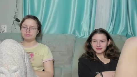 lizzi_muur online show from 12/30/24, 07:11