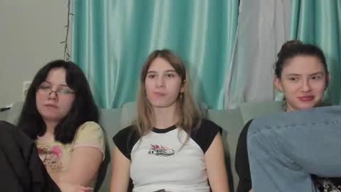 lizzi_muur online show from 01/11/25, 07:59