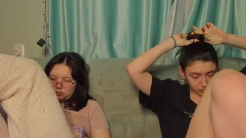 lizzi_muur online show from 01/24/25, 05:11