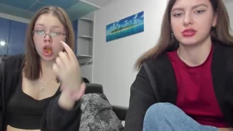 lizzi_muur online show from 02/15/25, 04:56