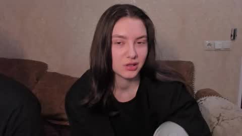 lizzi_muur online show from 01/07/26, 03:36