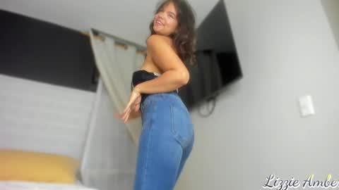 Snapshot of lizzieamber chatting on 12/28/24, 08:26 lizzieamber online show from 12/28/24, 08:26