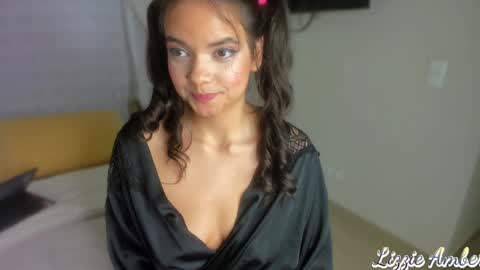 Snapshot of lizzieamber chatting on 12/29/24, 08:22 lizzieamber online show from 12/29/24, 08:22