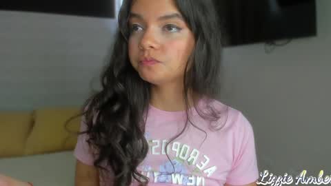 Snapshot of lizzieamber chatting on 01/10/25, 12:15 lizzieamber online show from 01/10/25, 12:15