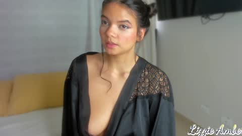 Snapshot of lizzieamber chatting on 01/14/25, 11:31 lizzieamber online show from 01/14/25, 11:31