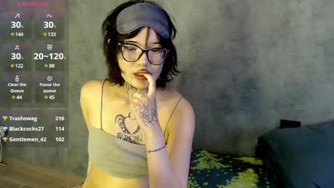 LizzieLight online show from 12/16/24, 08:52