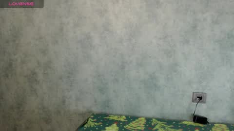 LizzieLight online show from 12/27/24, 06:53