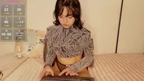 Lizz  online show from 10/13/25, 09:09