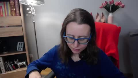 Lizzy online show from 12/17/25, 06:30