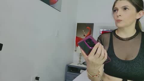 Snapshot of lizzymontana chatting on 02/13/26, 05:53 Liz online show from 02/13/26, 05:53