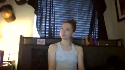 Snapshot of lizzyvonn chatting on 04/09/26, 07:41 Lizzie Vonn online show from 04/09/26, 07:41