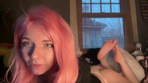 lizzybunny online show from 02/19/25, 05:06