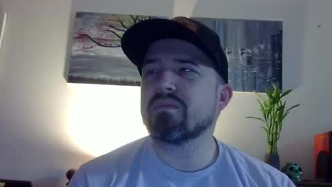 Snapshot of lj345689 chatting on 11/24/25, 02:00 lj345689 online show from 11/24/25, 02:00