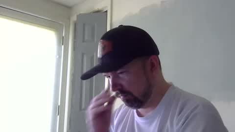 Snapshot of lj345689 chatting on 04/13/26, 02:44 lj345689 online show from 04/13/26, 02:44