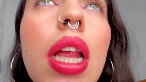 Snapshot of llanna_ chatting on 02/19/25, 07:06 Llanna online show from 02/19/25, 07:06