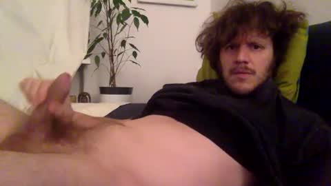 Snapshot of llazer1 chatting on 11/17/25, 06:57 llazer1 online show from 11/17/25, 06:57