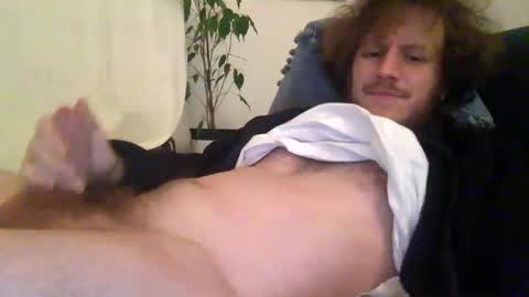 Snapshot of llazer1 chatting on 12/18/25, 10:27 llazer1 online show from 12/18/25, 10:27