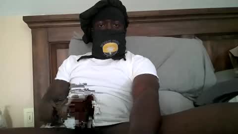 Snapshot of llcoolblack chatting on 04/21/26, 05:50 llcoolblack online show from 04/21/26, 05:50