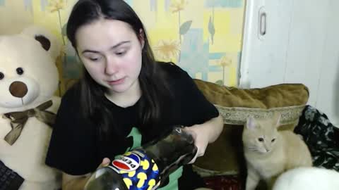 Snapshot of llevella chatting on 10/27/25, 09:41 Sevy online show from 10/27/25, 09:41