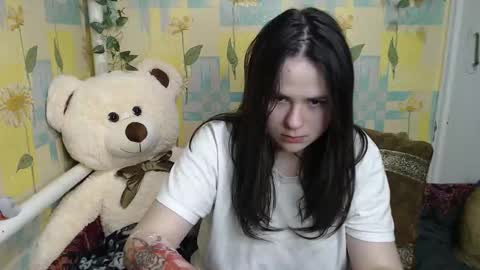 Snapshot of llevella chatting on 11/14/25, 08:51 Sevy online show from 11/14/25, 08:51