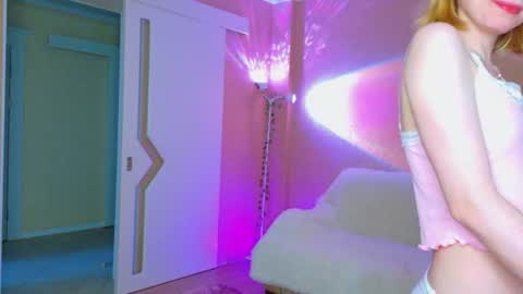 llovelymia online show from 06/22/26, 02:46