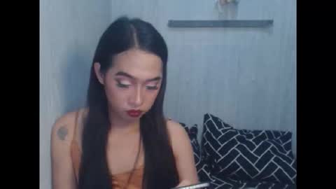 Snapshot of lloydsuck chatting on 10/22/25, 11:43 Lloyd online show from 10/22/25, 11:43