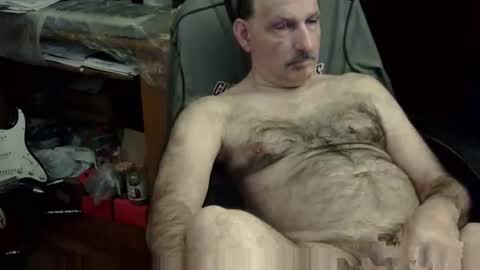 loades182025 online show from 11/24/25, 04:56