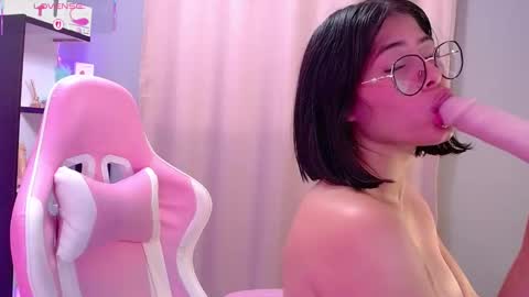 Snapshot of loaluxury chatting on 03/10/25, 07:29 Pamela online show from 03/10/25, 07:29