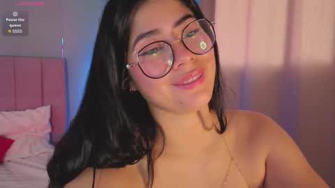 Snapshot of loaluxury chatting on 11/21/25, 06:06 Pamela online show from 11/21/25, 06:06