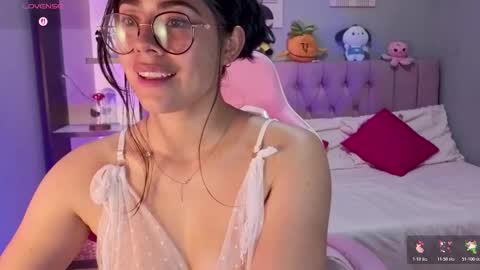 Snapshot of loaluxury chatting on 03/29/26, 03:39 Pamela online show from 03/29/26, 03:39