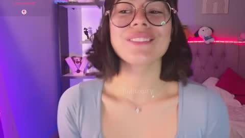 Snapshot of loaluxury chatting on 04/08/26, 12:16 Pamela online show from 04/08/26, 12:16