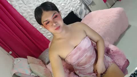 Snapshot of lobotara69 chatting on 02/15/25, 09:16 Thea online show from 02/15/25, 09:16