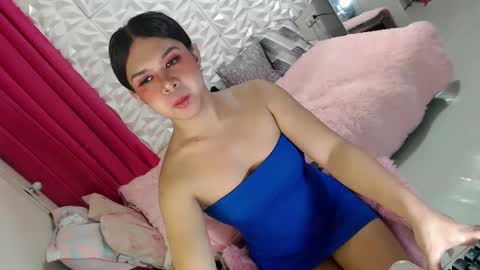 Snapshot of lobotara69 chatting on 02/22/25, 01:44 Thea online show from 02/22/25, 01:44